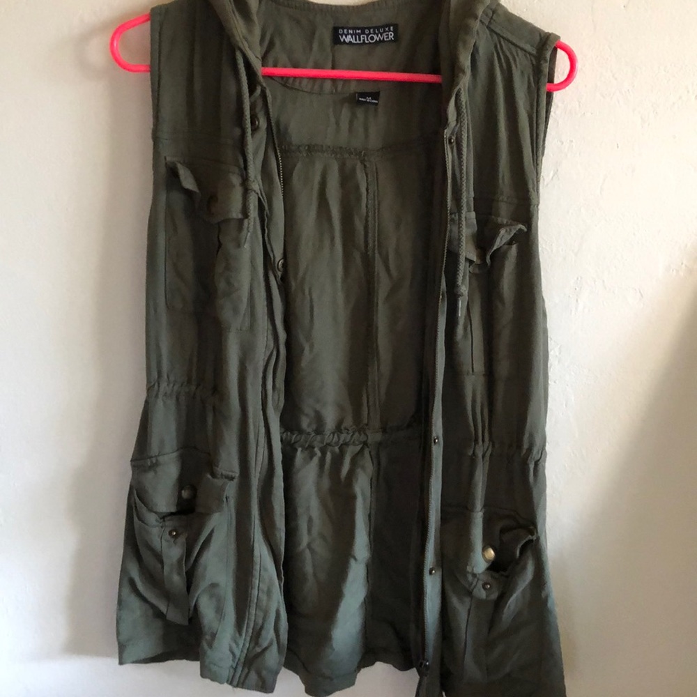 Army green lightweight vest